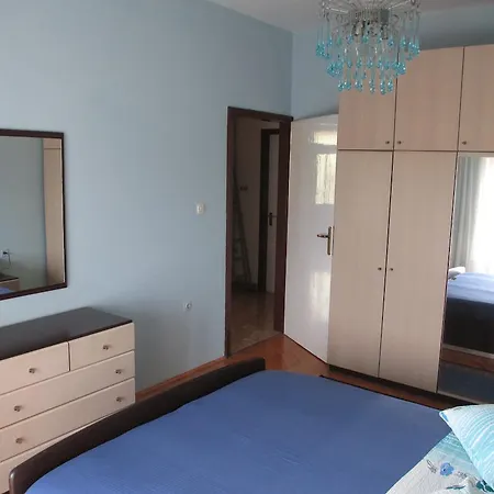 Apartman Eduard Simicev * Zara
